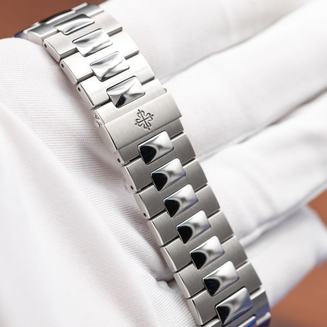 Patek Philippe Nautilus 5726/1A-014 Image 3